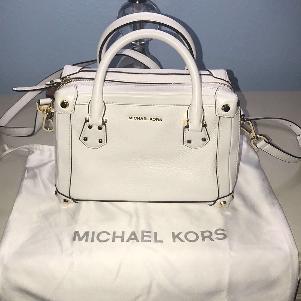 Beautiful white Michael Kors handbag